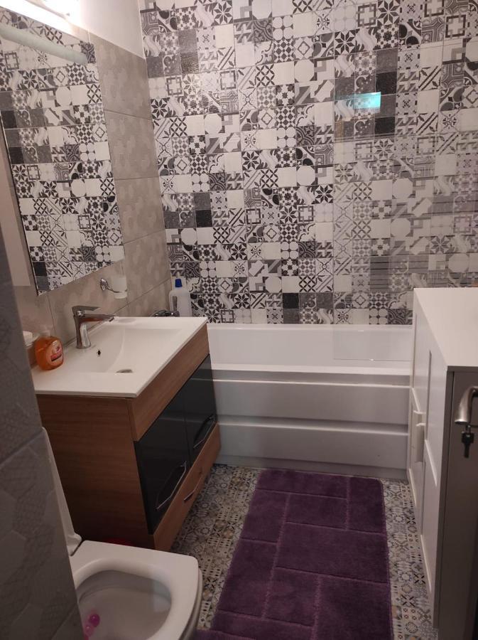 Private Room Near 3 Min Metrou Crangasi, 40 M2 Букурещ Екстериор снимка