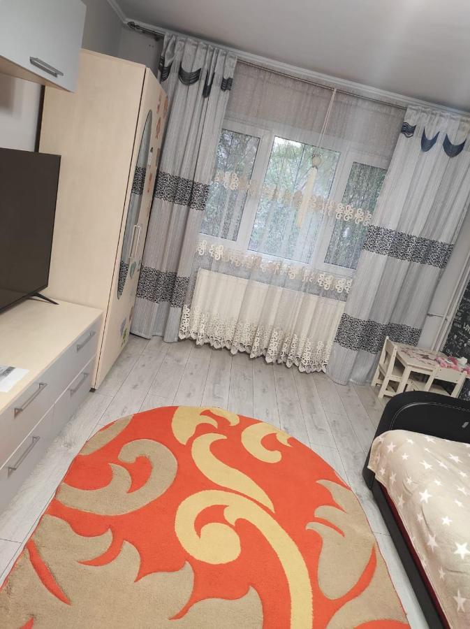 Private Room Near 3 Min Metrou Crangasi, 40 M2 Букурещ Екстериор снимка